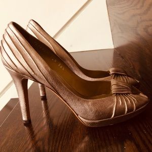Boxing Day!! Valentino metallic peep toe pumps